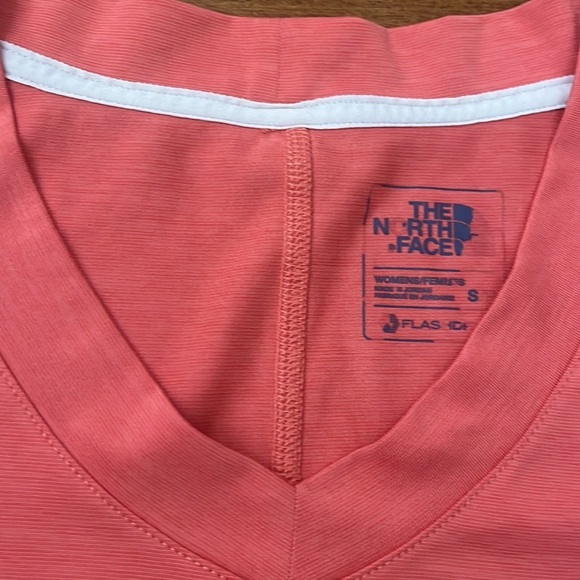 The North Face FlashDry Tee - Picture 6 of 10